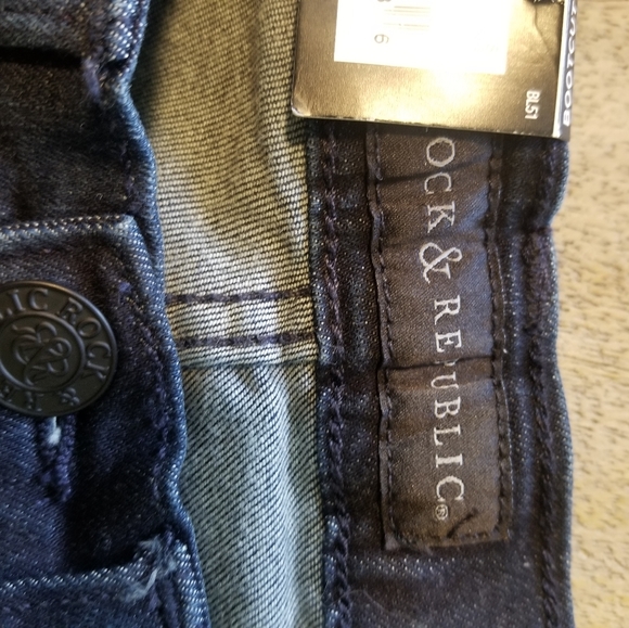 Rock & Republic Studded, Wings on Pocket 31" Inseam - Picture 4 of 8